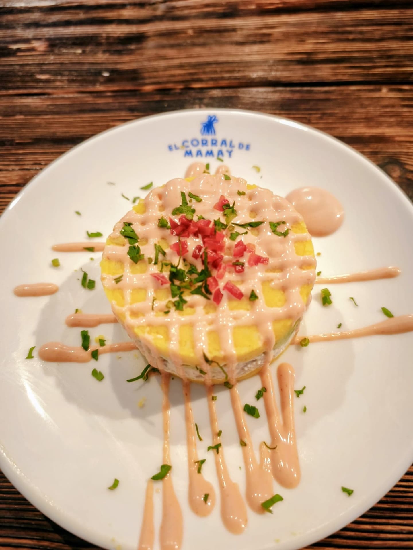 Causa limeña de atún con ají amarillo, limón y mayonesa - El Corral de Mamay - El Corral de Mamay